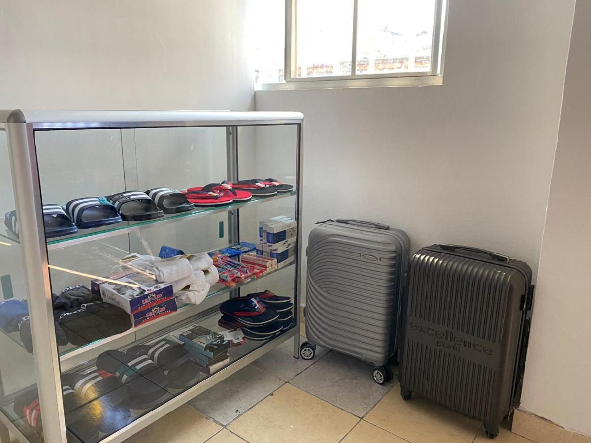 Hostal Los Heroes Antiguo Cuscatlan Ngoại thất bức ảnh